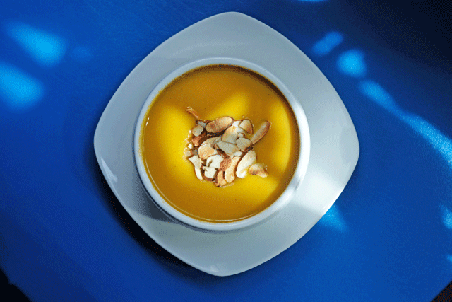 Dine_FirmlyPlanted_Fresca_ButternutSquashSoup_JAY_PAUL_dp0419.gif
