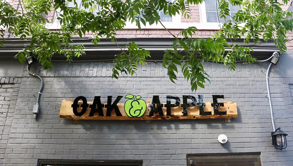 Oak&AppleSign_EileenMellon.jpg