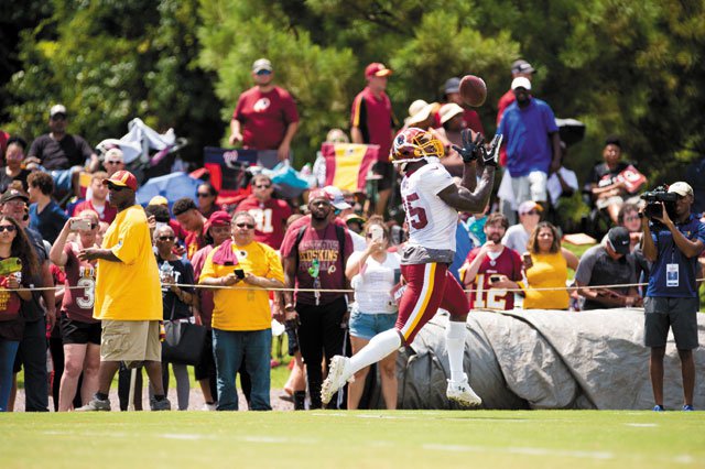 Redskins shop with Richmond students