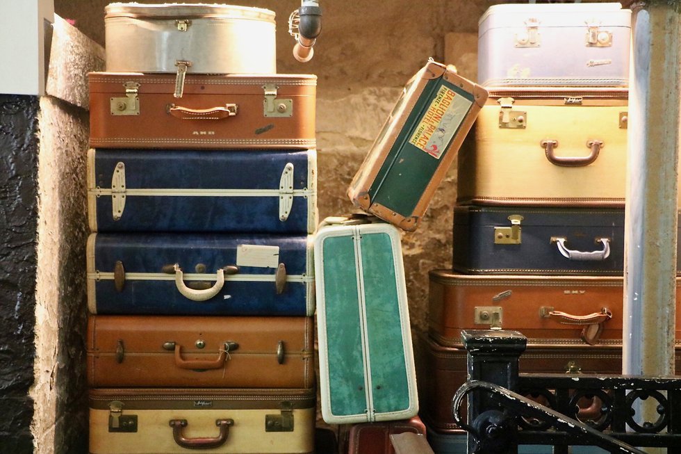 SuitcasesHotelGreene_EileenMellon.jpg