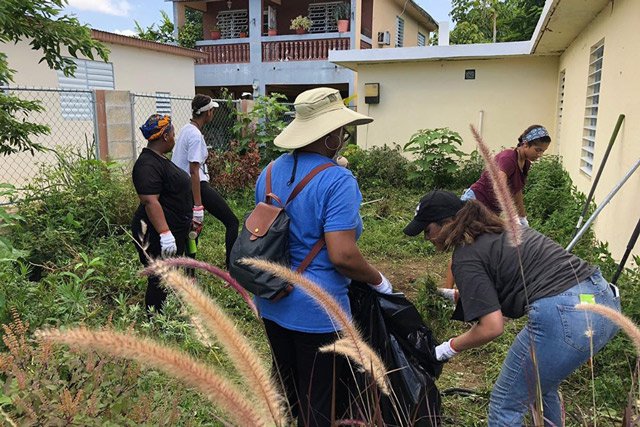 icyv-puerto-rico_cleanup_Isabel-Talanehzar.jpg