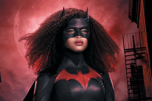 A&E_Batwoman_8x12_1stLook_W4_alt1_Courtesy The CW Network_rp0121.jpg