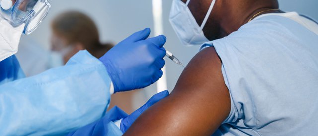 vaccination_GettyImages-1223907971.jpg