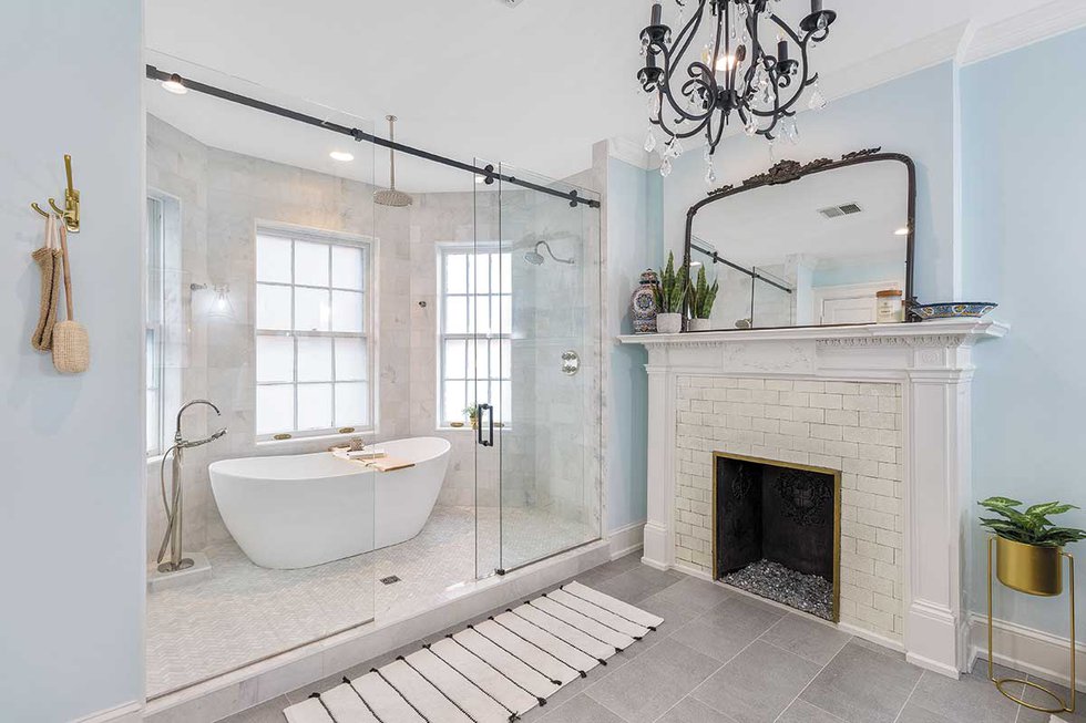 Features_COTY_BathOver_LaneHomes_AQUATREEDESIGNS_hp0123.jpg