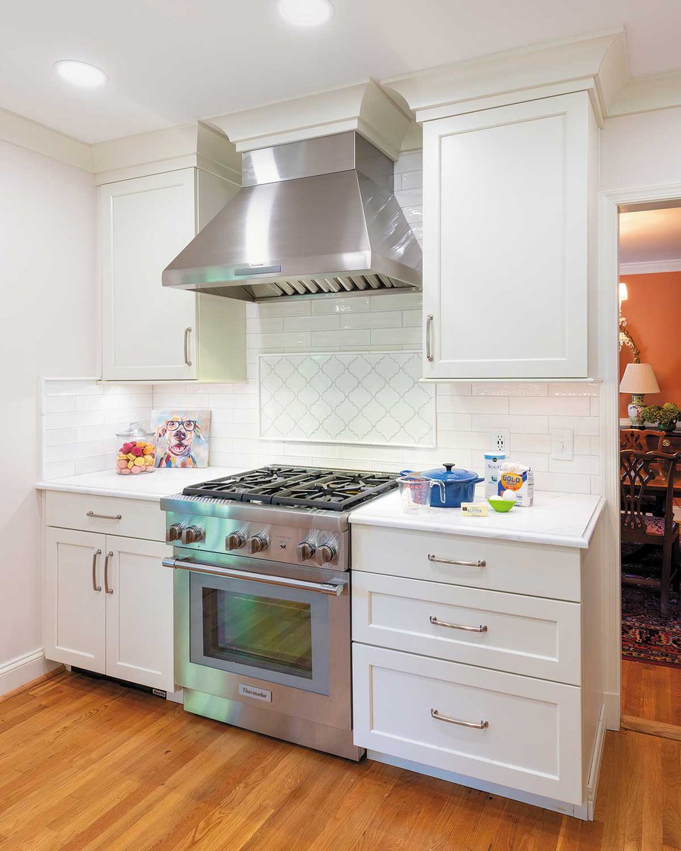 Features_COTY_KitchenUnder_VirginiaDesignGroup_JOHNMAGOR_hp0123.jpg