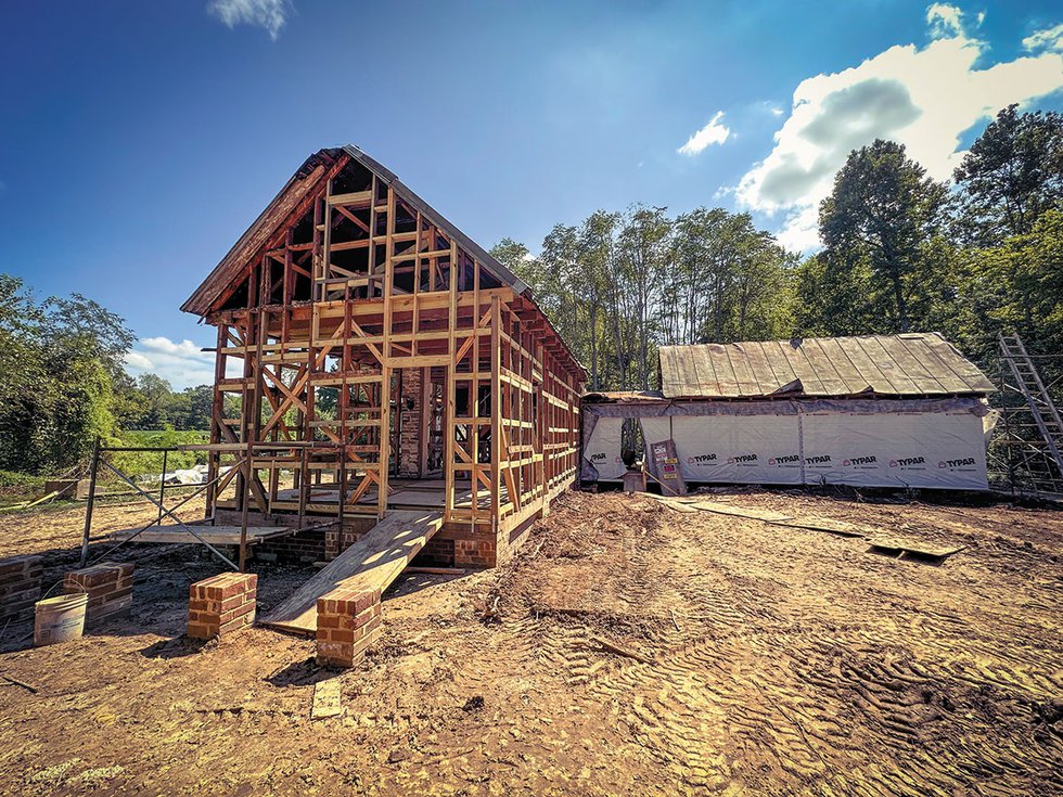 FOB_History_RappahanockTribe_ChiefsHouse_UnderConstruction_COURTESYTERRYAMMONS_hp0124.jpg