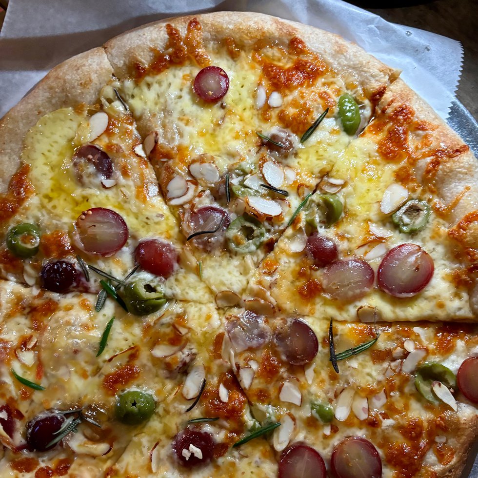 pizza-bones_eileen-mellon.jpg