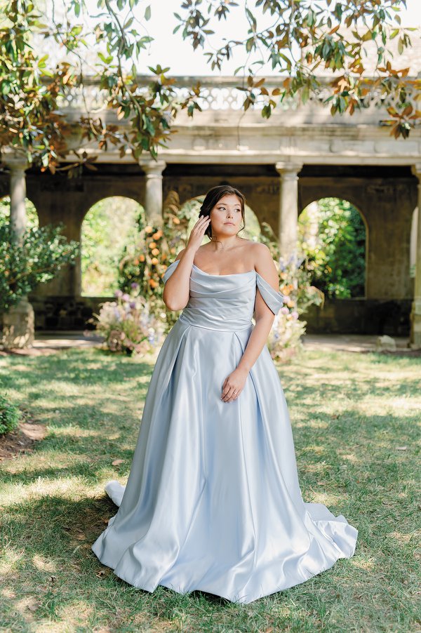 FEA_AntiBride_Soleil James-Sapphire_CHELSEASCHMIDT-COURTESYBLUESAGEBRIDAL_rb0624.jpg