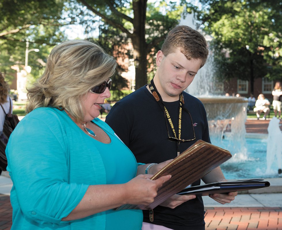 CollegeGuide_RandolphMacon-Orientation_COURTESY-DOUG BUERLEIN-RANDOLPHMACONCOLLEGE_0924.jpg