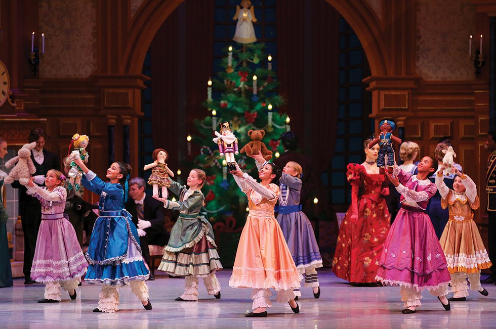 B&W_Recreation_Nutcracker_COURTESYRICHMONDBALLET_rp0824.jpg