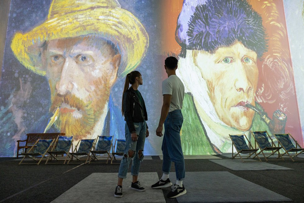 van-gogh-silhouette_courtesy-exhibition-hub.jpg