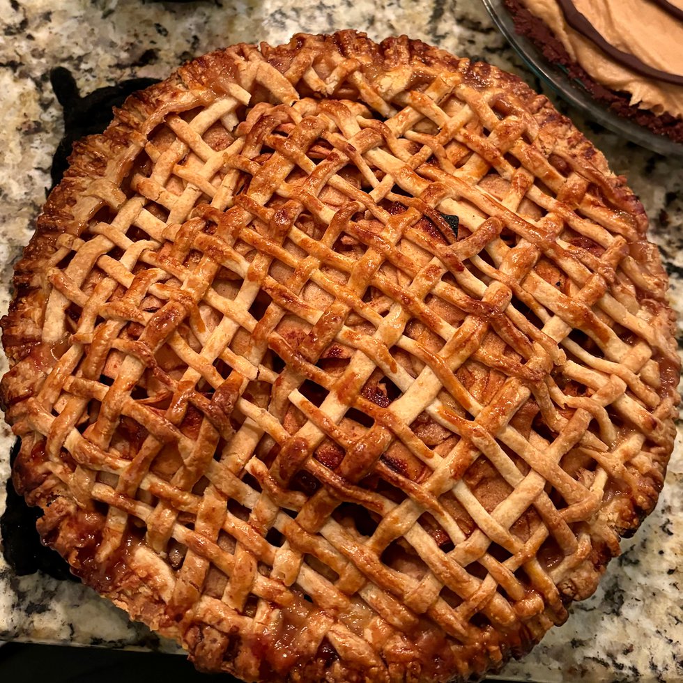 apple-pie_eileen-mellon.jpg