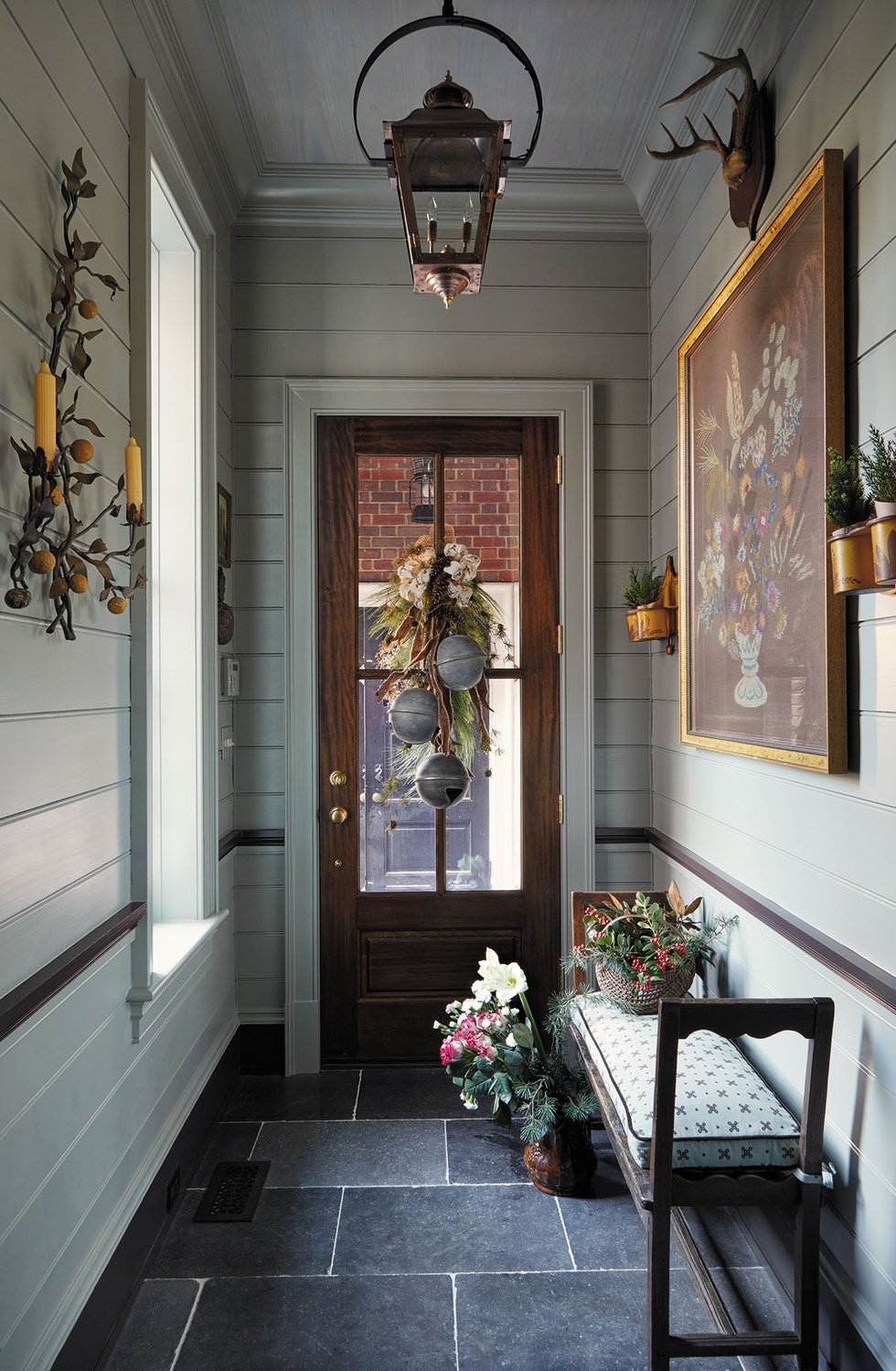 Feature_Holiday_NewKitchenEntryway_SARAH_WALOR_hp1124.jpg