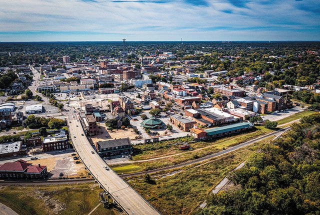 FEA_Petersburg_Cityscape_Courtesy Joanne Williams_City of Petersburg Tourism_rp0125.jpg