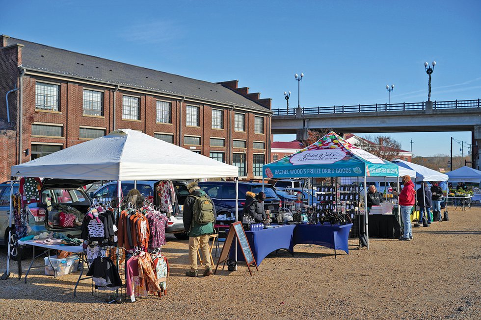 FEA_Petersburg_RiverStreetMarket_OldTownePetersburg_JAYPAUL_rp0125.JPG